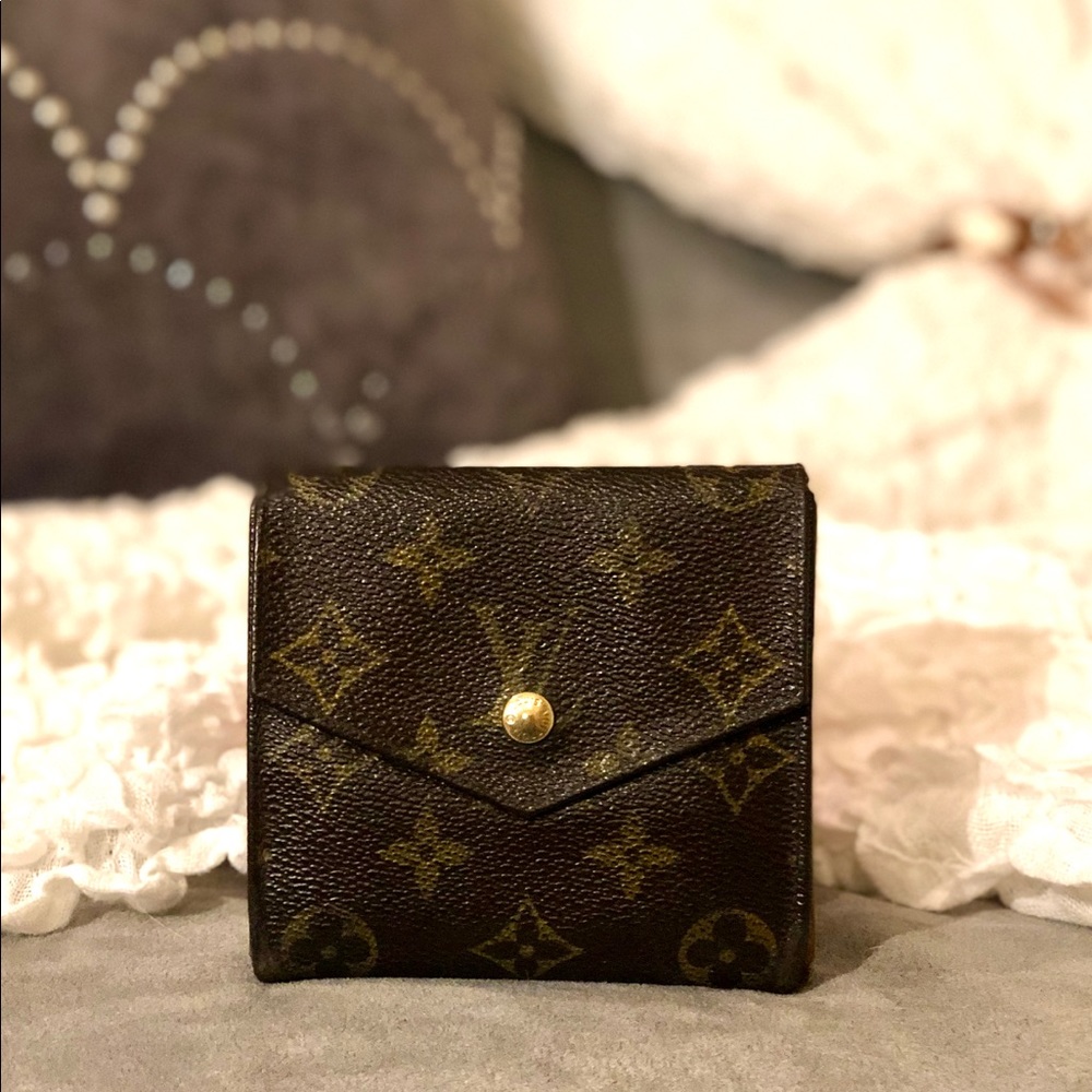 ⚜️Louis Vuitton Vintage Monogram Elise Wallet⚜️